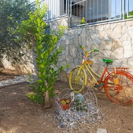 Olive Gardens Kastela