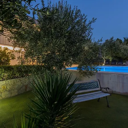 Villa Olive Gardens *
