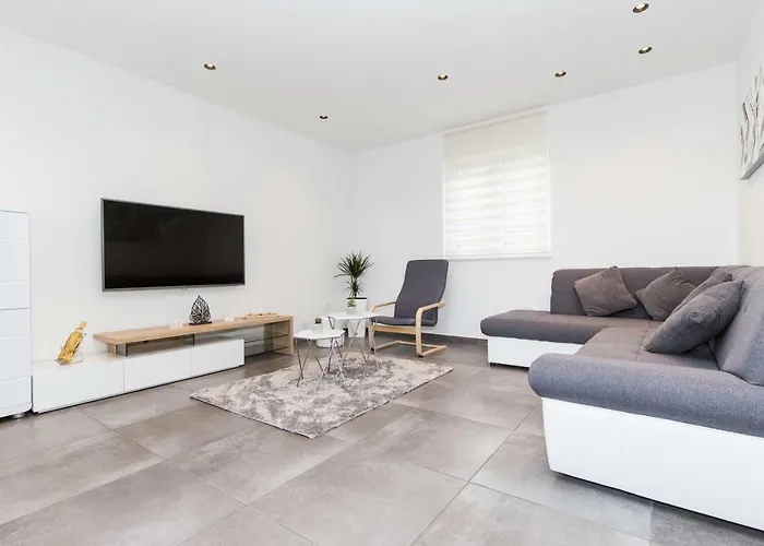 Olive Gardens * Kaštela