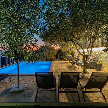 Villa Olive Gardens *