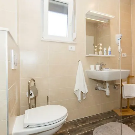 Olive Gardens Vila Kaštela